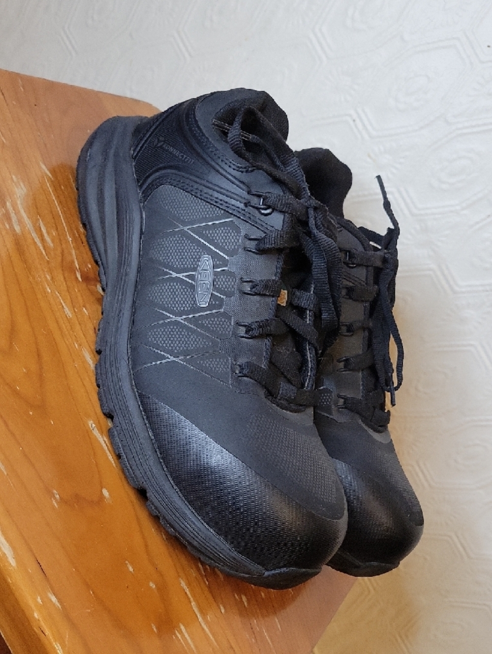 Keen Mens Safety Shoes US 8 All Black Athletic Lace Up Utility Work Toe Cap